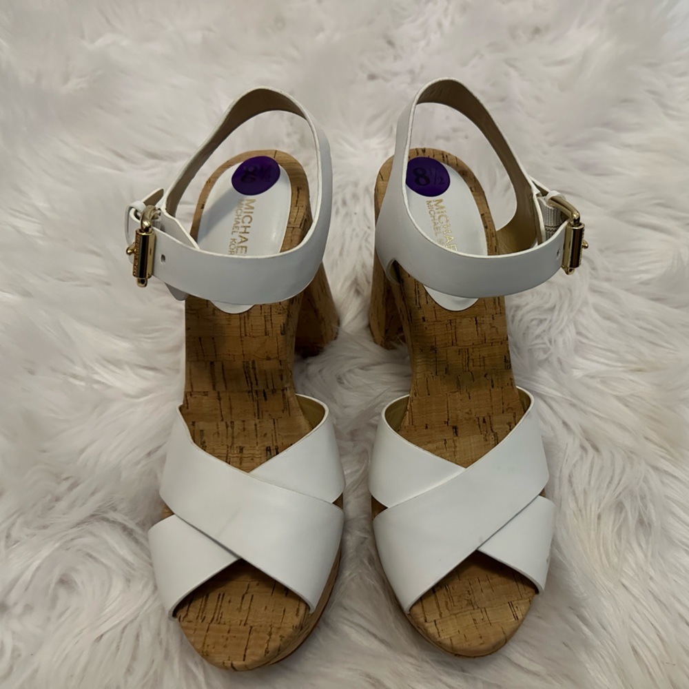 Micheal Kors. 8.5. White leather sandals